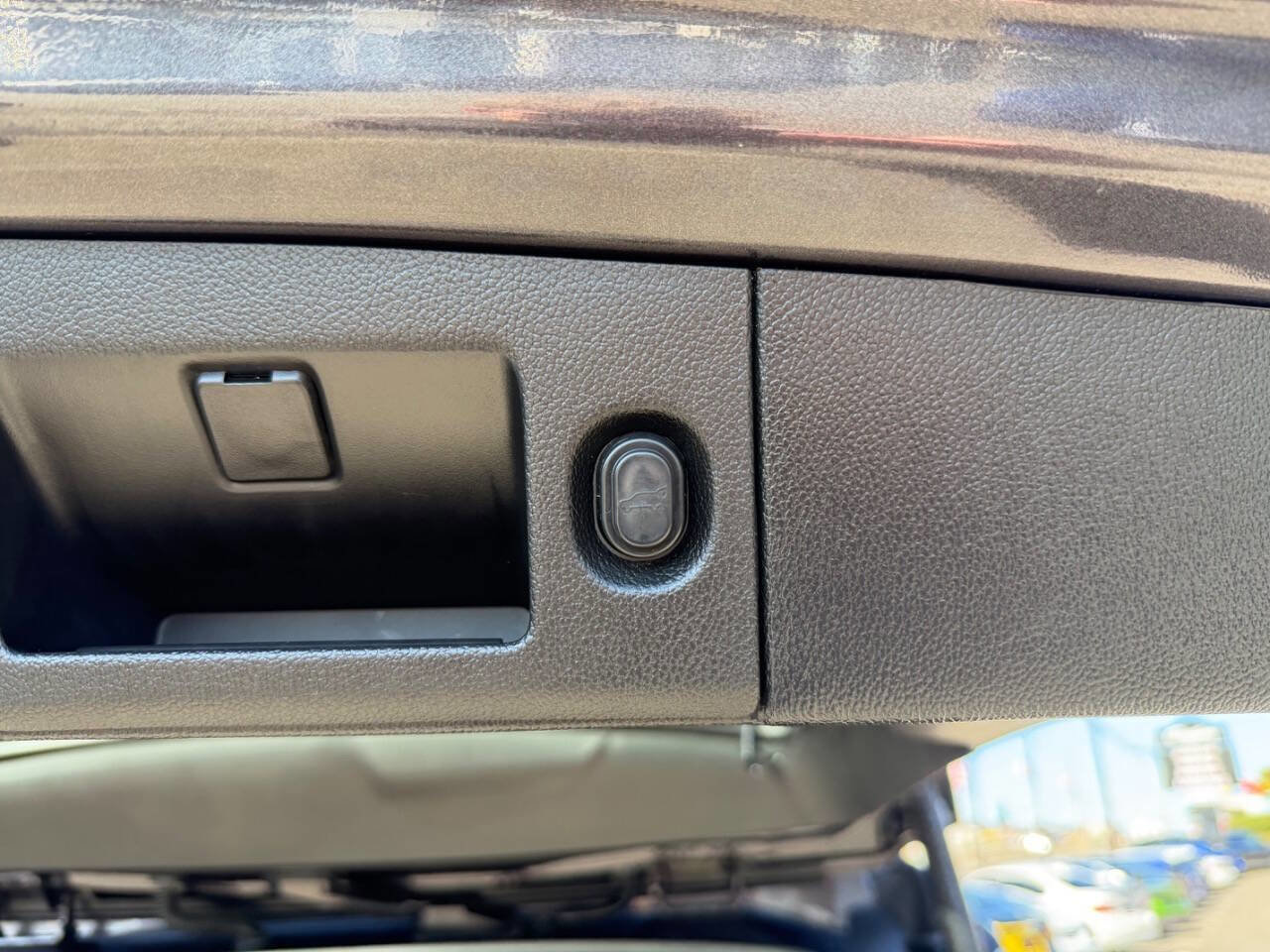 Used 2017 Cadillac Escalade ESV Luxury image 10