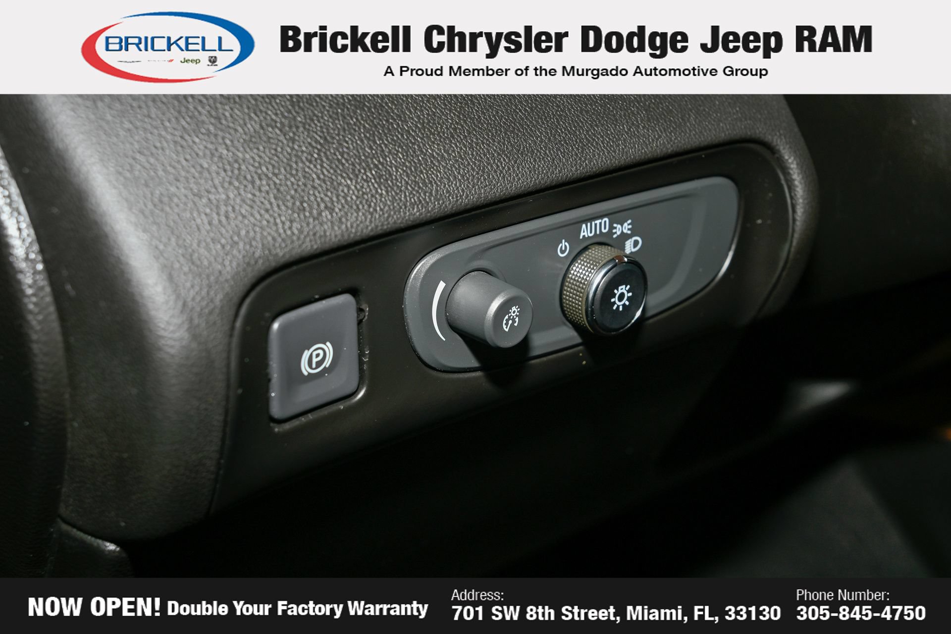 Used 2020 Buick Enclave Essence w/ LPO, Hit The Road Package FWD image 28
