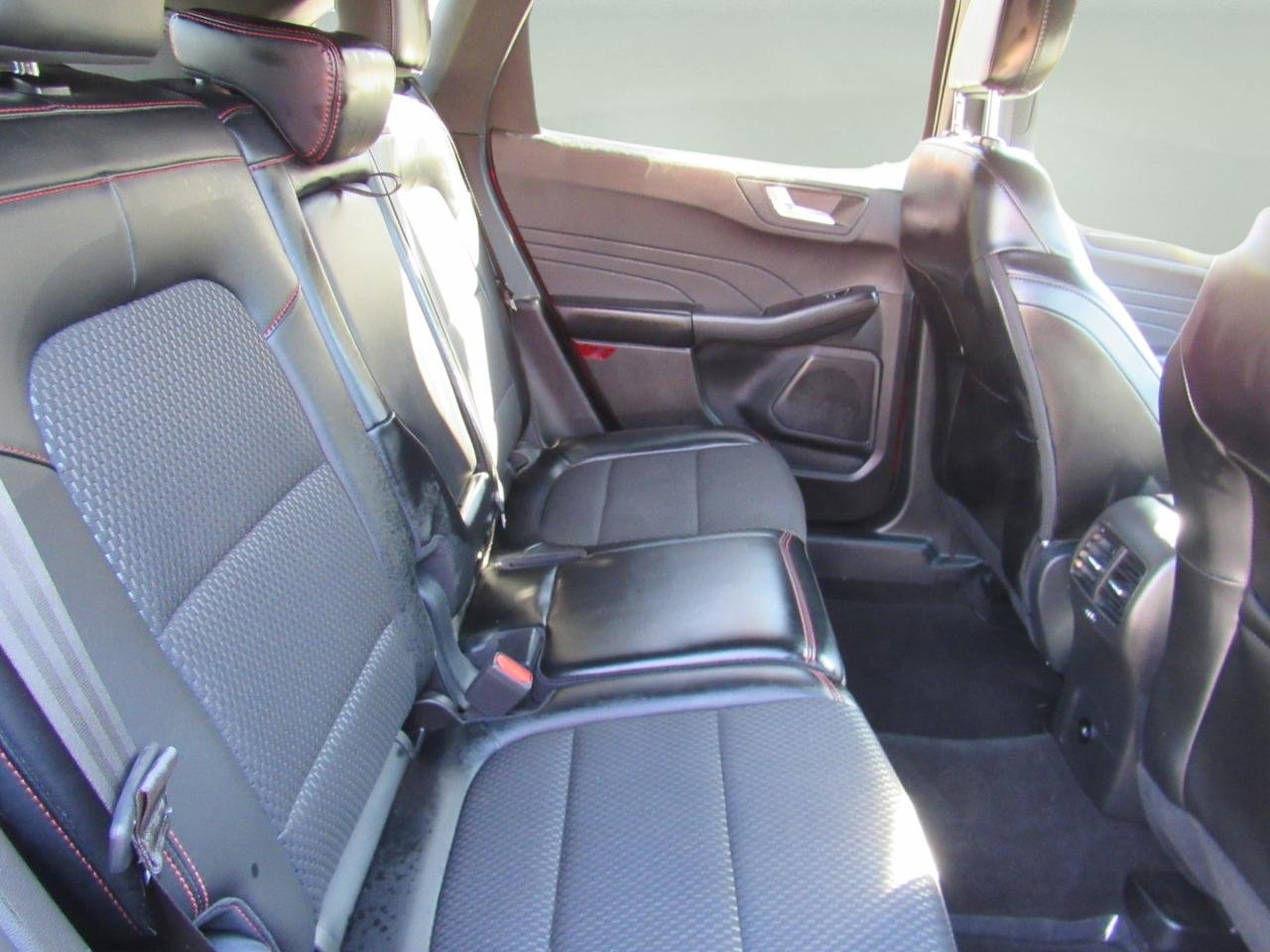 Used 2024 Ford Escape ST-Line image 35