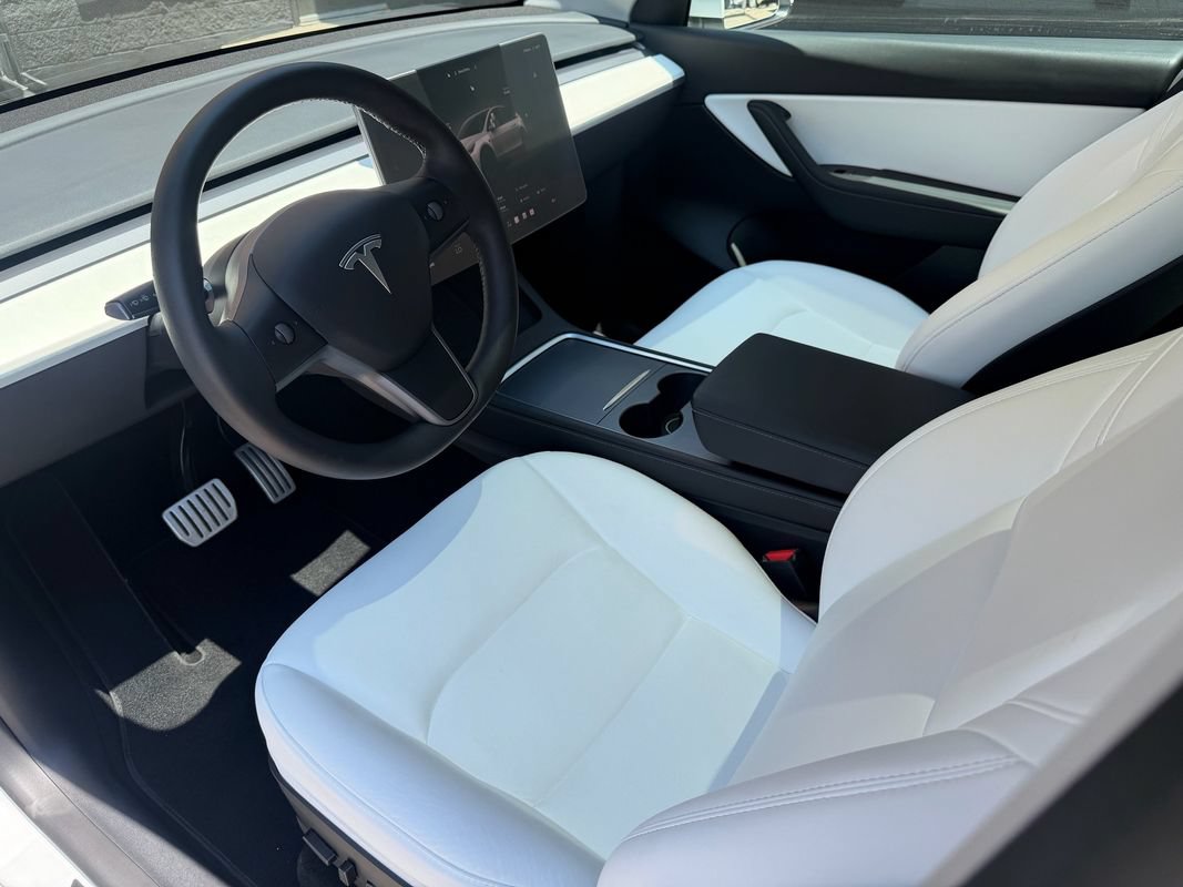 Used 2022 Tesla Model Y Performance AWD/4WD image 2