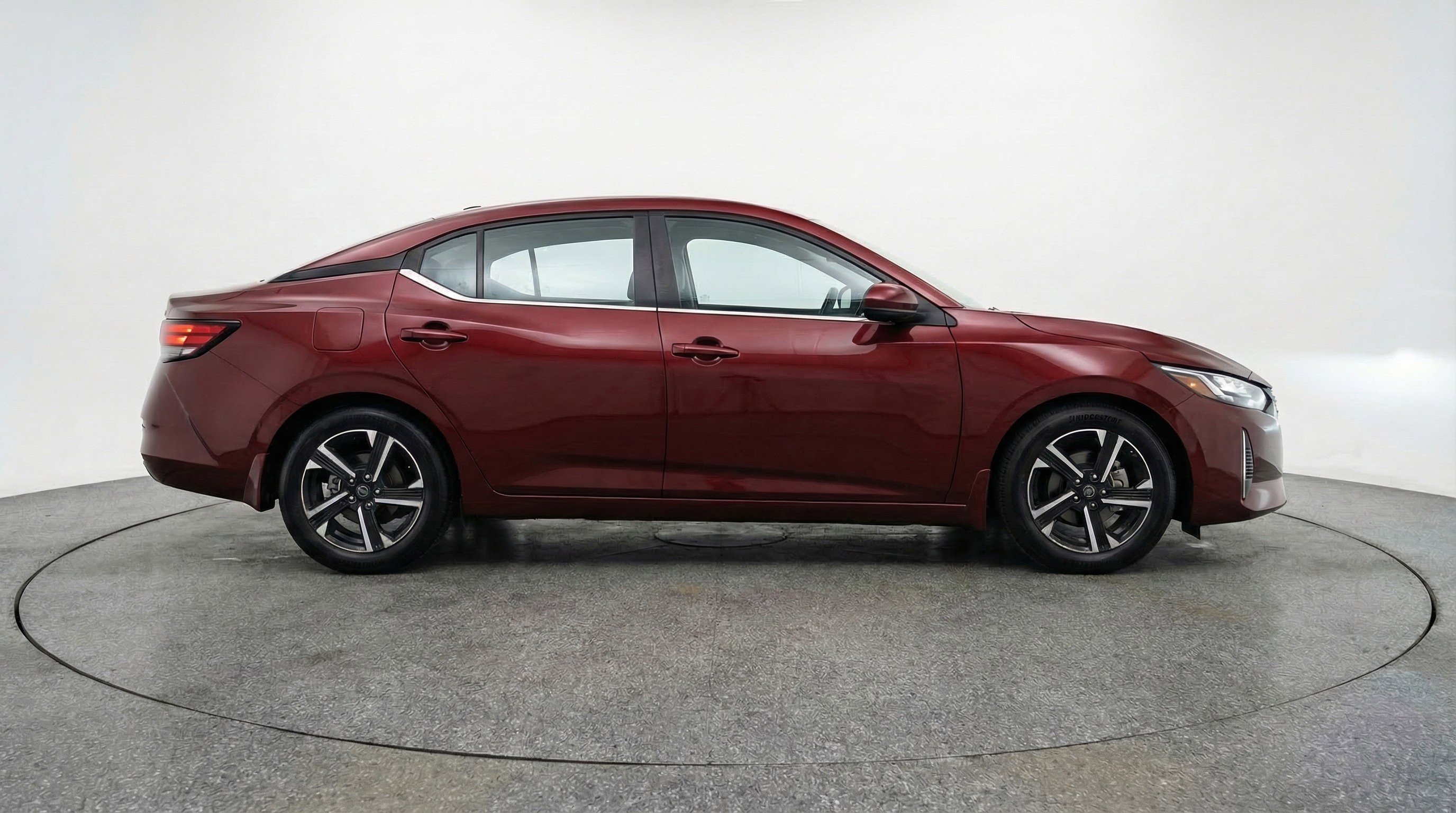 Used 2025 Nissan Sentra SV image 11