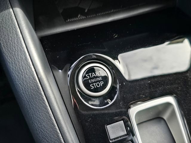 New 2025 Nissan Versa SR FWD image 28