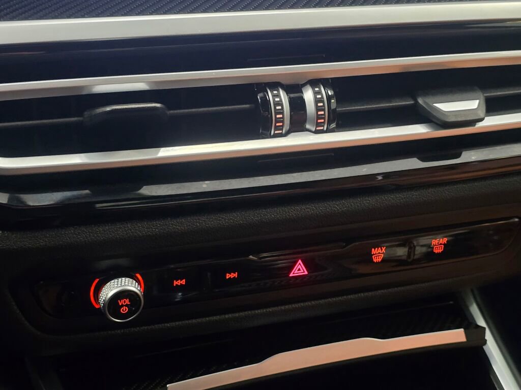 Used 2023 BMW M2 w/ Lighting Package image 33