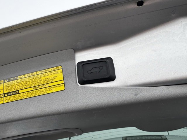 Used 2010 Toyota Highlander Limited image 44