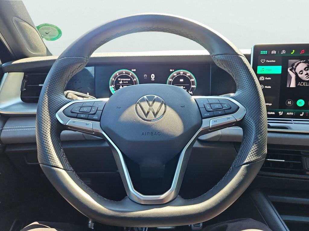 Used 2026 Volkswagen Tiguan SE R-Line AWD/4WD image 30