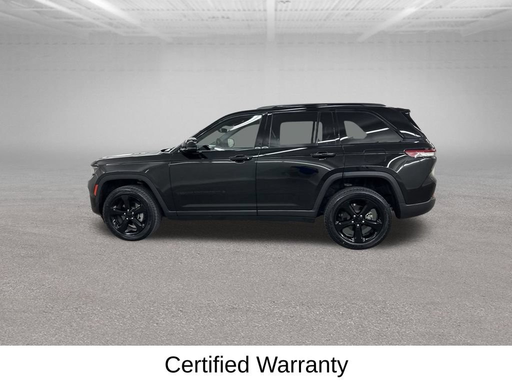 Used 2023 Jeep Grand Cherokee Altitude AWD/4WD image 9