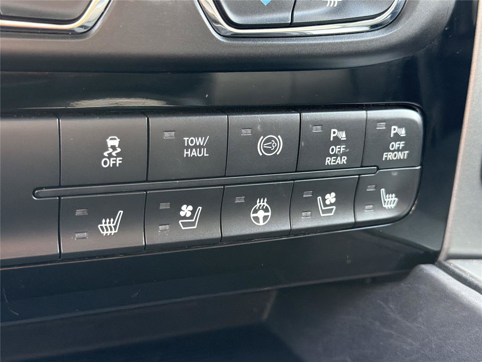 Used 2018 RAM 2500 Laramie w/ Sport Appearance Group AWD/4WD image 31
