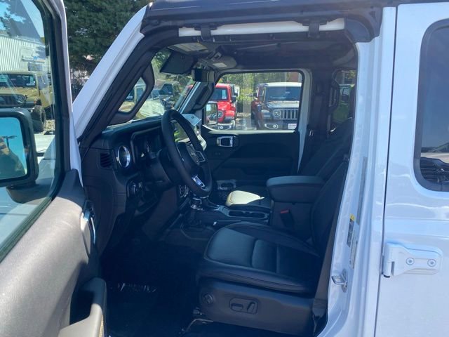 New 2025 Jeep Wrangler Sahara image 15