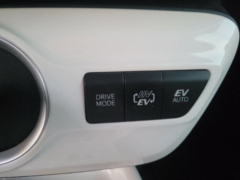 Used 2019 Toyota Prius Prime Plus FWD image 40