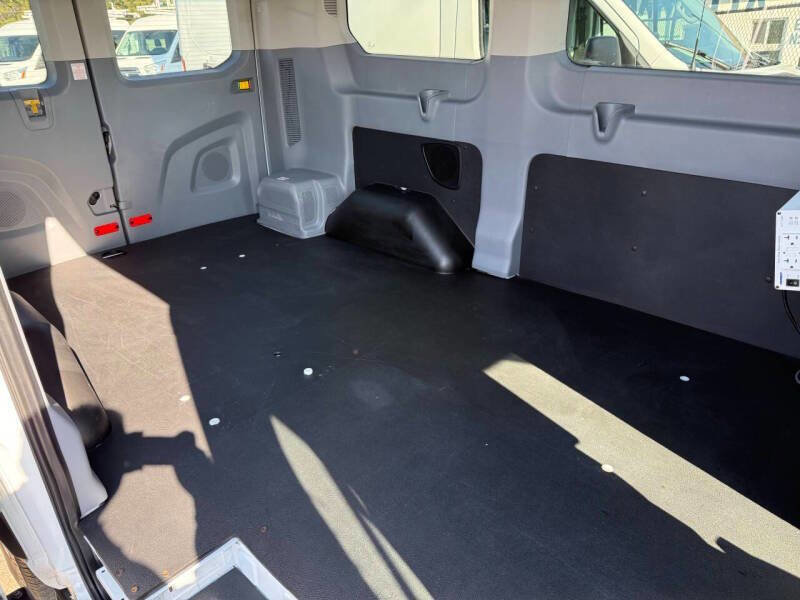 Used 2018 Ford Transit 150 XLT RWD image 13