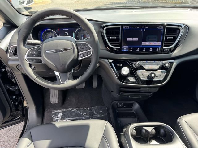 New 2026 Chrysler Voyager LX image 11