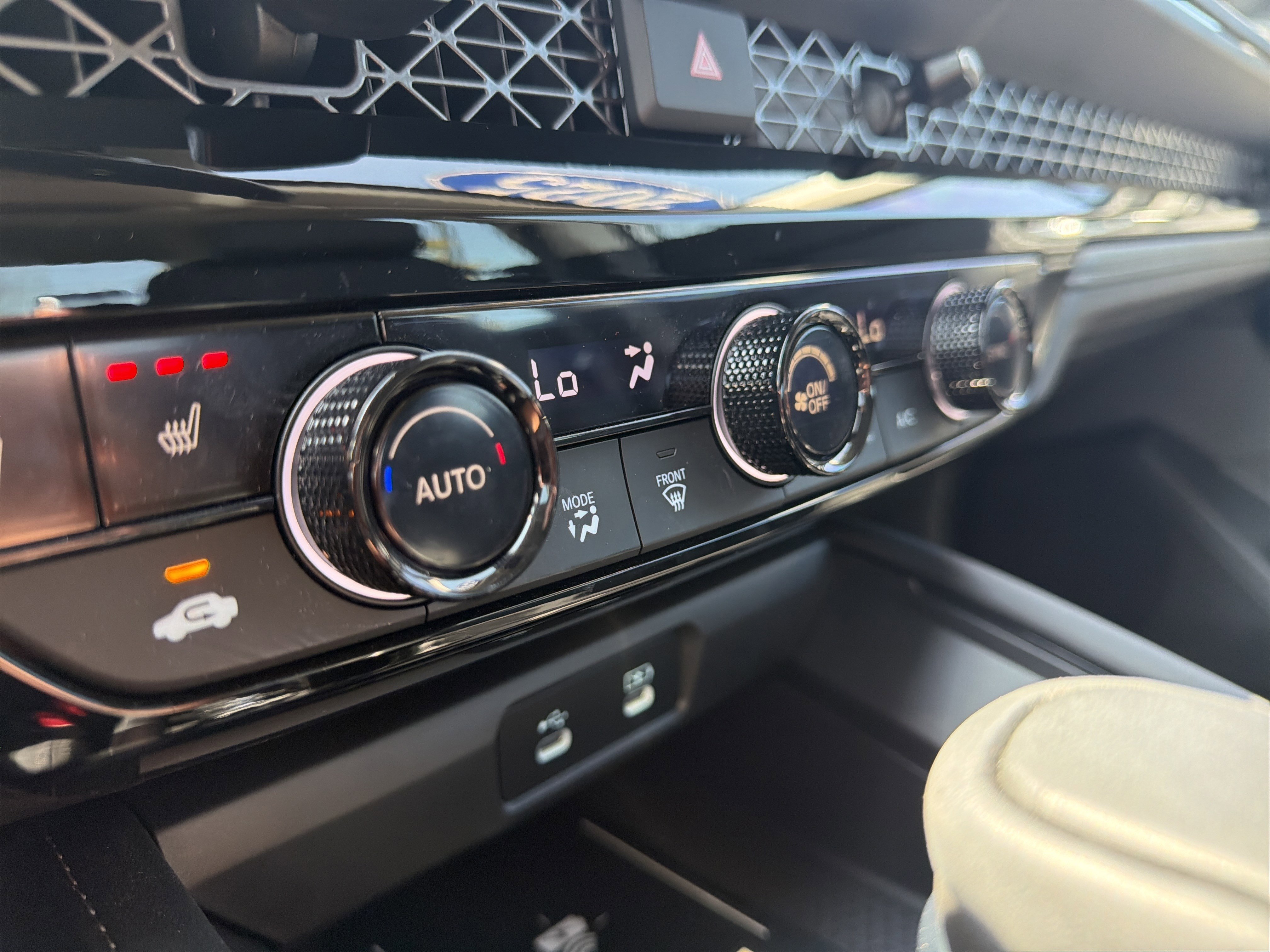 Certified 2025 Honda Accord Touring image 35