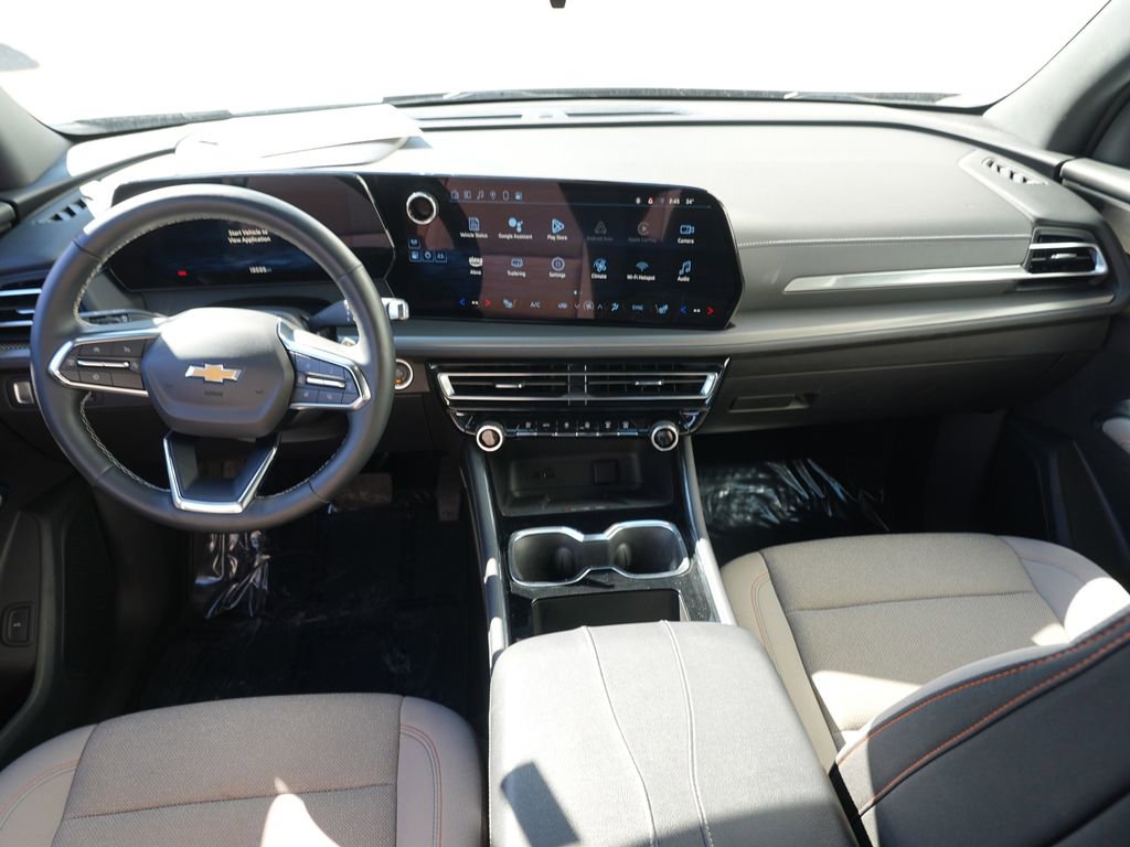 Used 2025 Chevrolet Traverse LT image 25