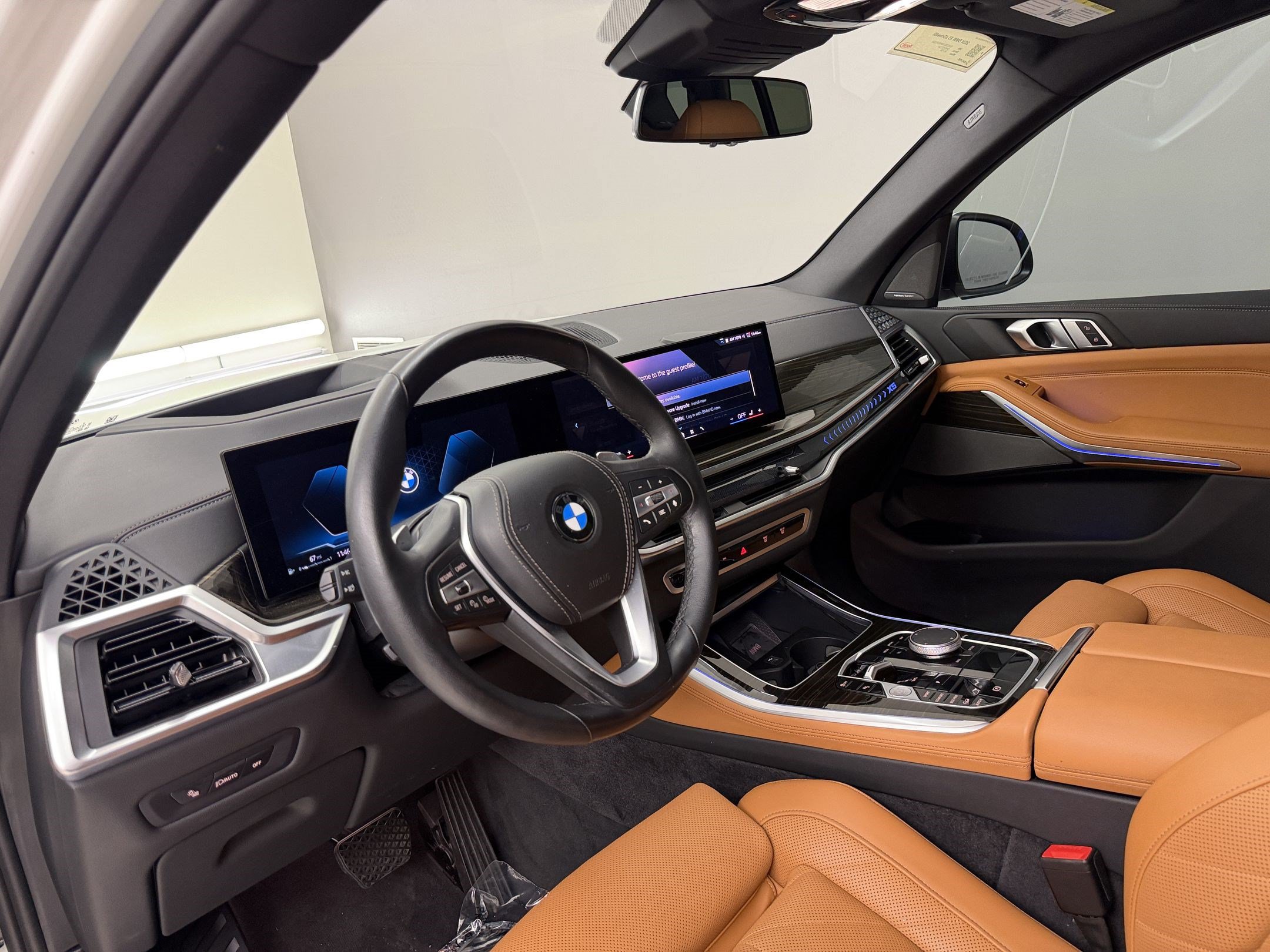 Used 2024 BMW X5 xDrive40i w/ Premium Package AWD/4WD image 4