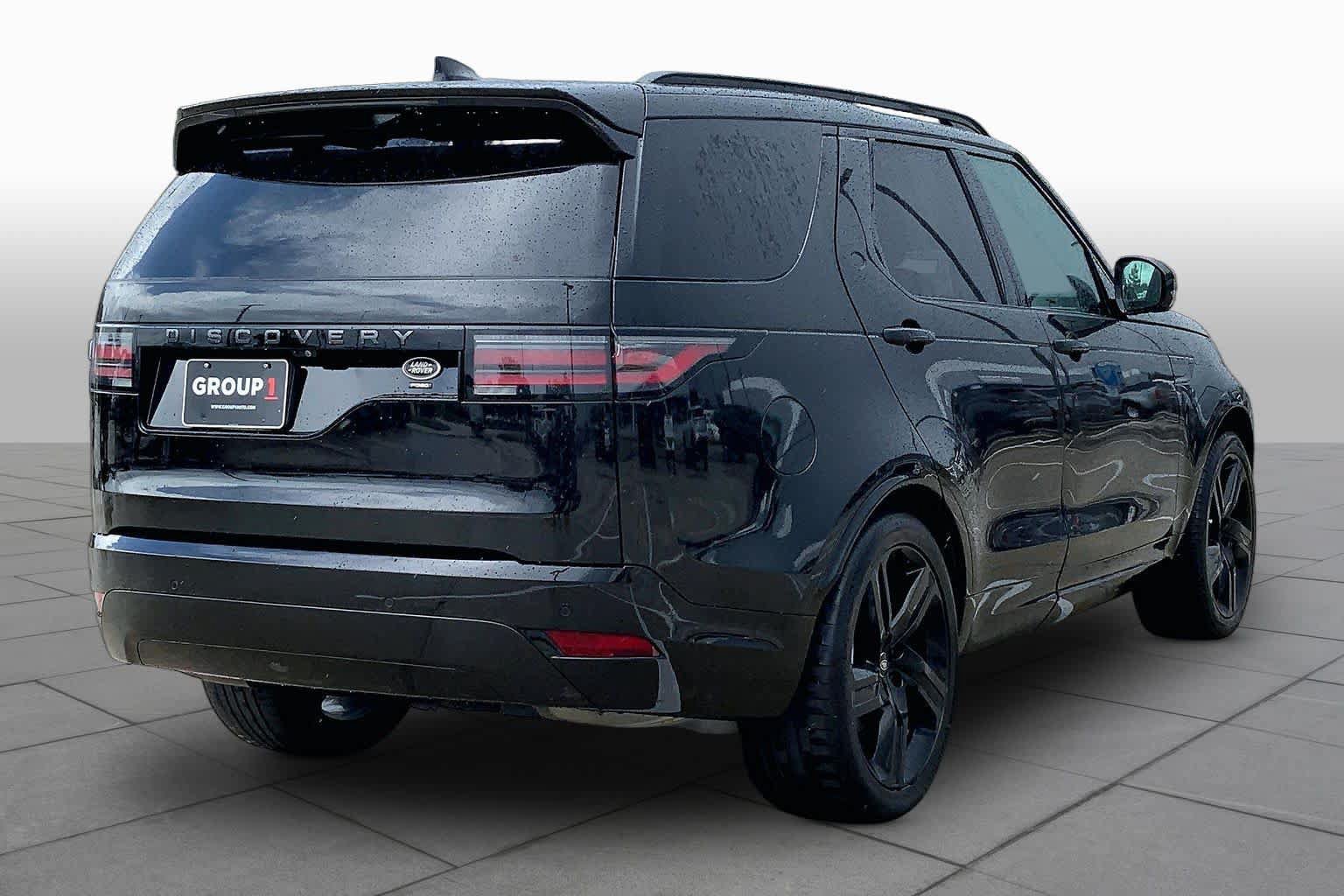 Used 2023 Land Rover Discovery HSE R-Dynamic AWD/4WD image 13