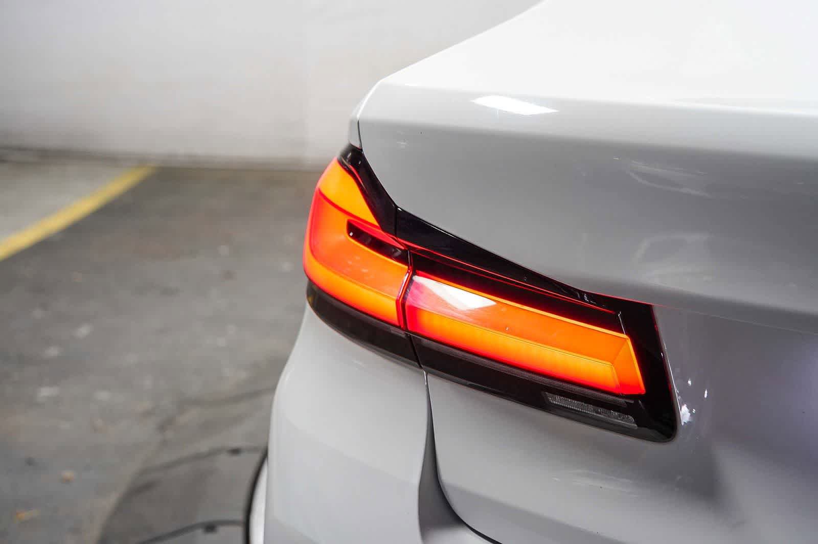 Used 2021 BMW 530i w/ Convenience Package RWD image 11