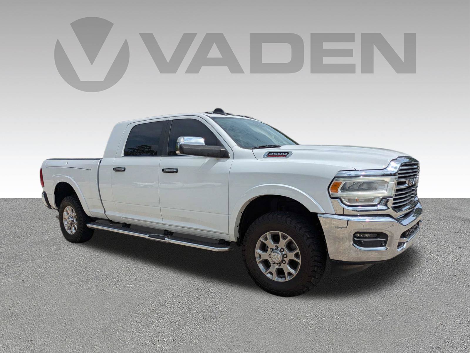 Used 2020 RAM 2500 Laramie w/ Chrome Appearance Group AWD/4WD image 3