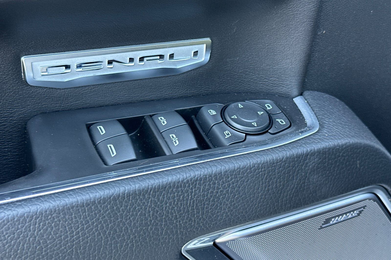 Used 2025 GMC Sierra 1500 Denali w/ Denali Reserve Package image 12