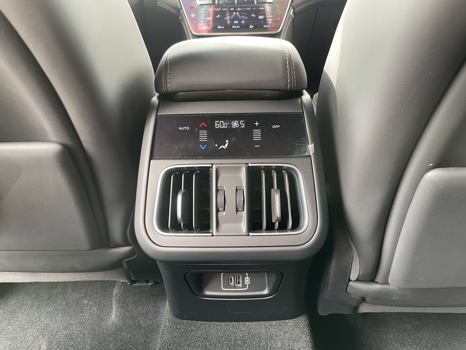 New 2025 Maserati Grecale Folgore image 32