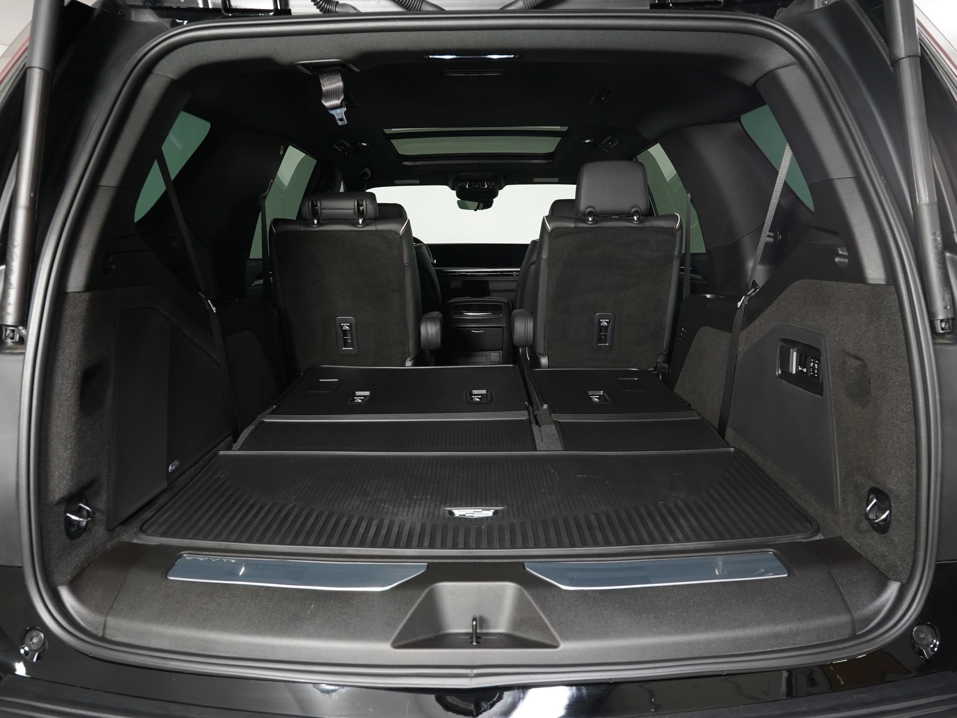 Used 2026 Cadillac Escalade Luxury w/ Touring Package AWD/4WD image 12