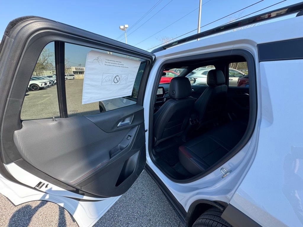 New 2026 Chevrolet Equinox RS w/ LPO, Floor Liner Package image 17