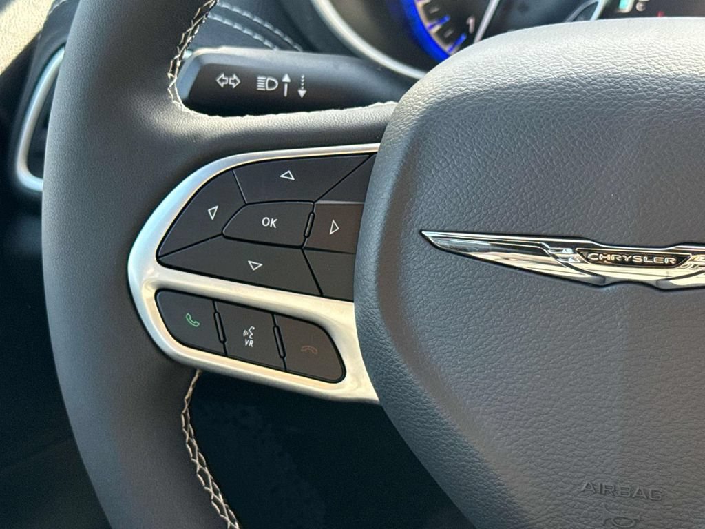 New 2026 Chrysler Pacifica Select FWD image 13