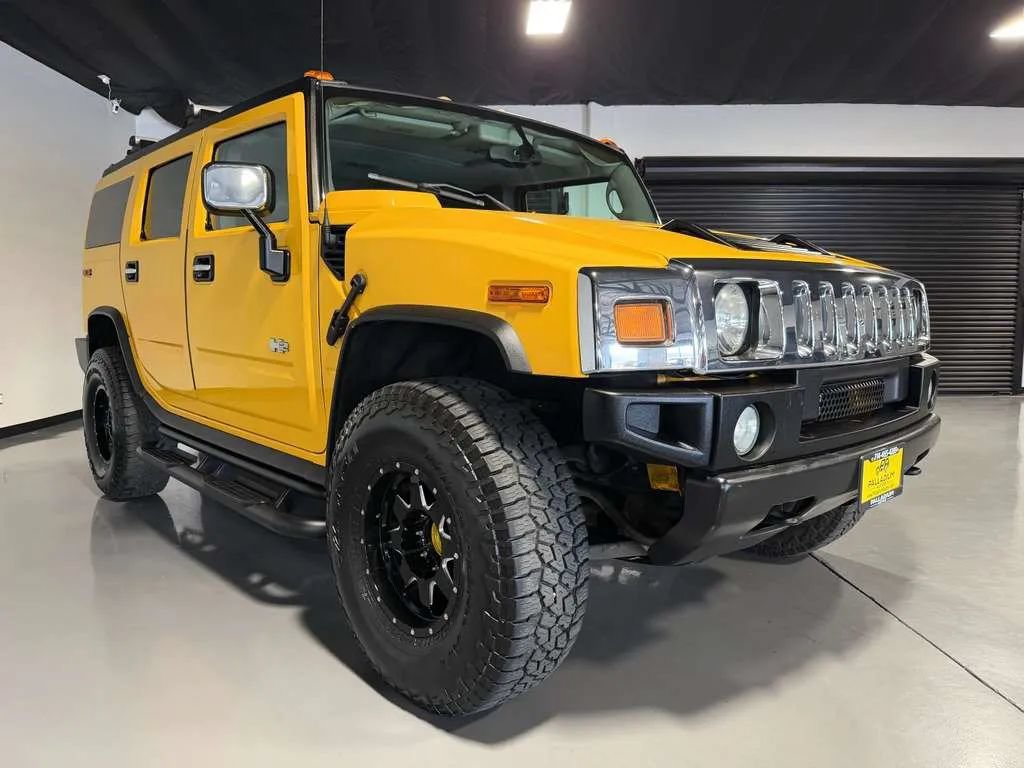 Used 2004 HUMMER H2 w/ Preferred Equipment Group AWD/4WD image 3