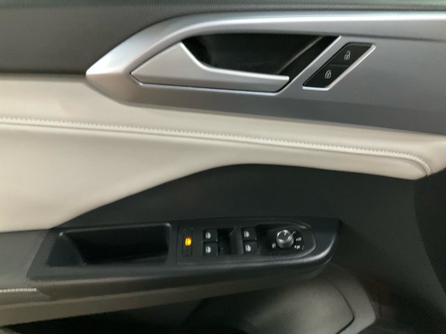 Certified 2026 Volkswagen Taos SE AWD/4WD image 10