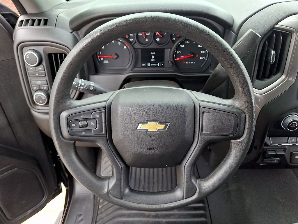 Used 2025 Chevrolet Silverado 2500 Custom image 18