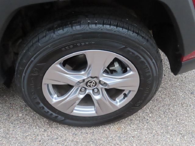 Used 2022 Toyota RAV4 XLE w/ Convenience Package AWD/4WD image 16