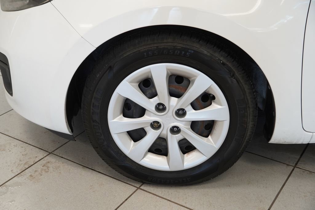 Used 2015 Kia Rio LX w/ Power Package image 18