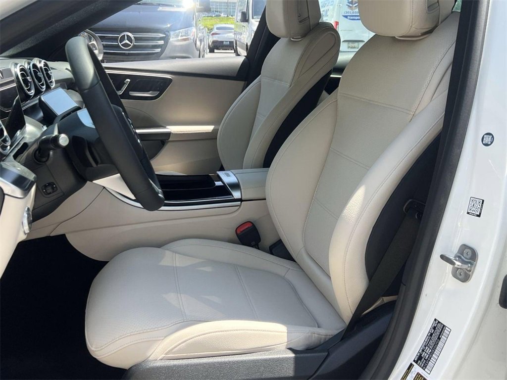 Used 2025 Mercedes-Benz C 300 4MATIC Sedan image 11
