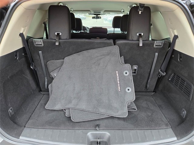 Used 2023 Nissan Pathfinder S image 18
