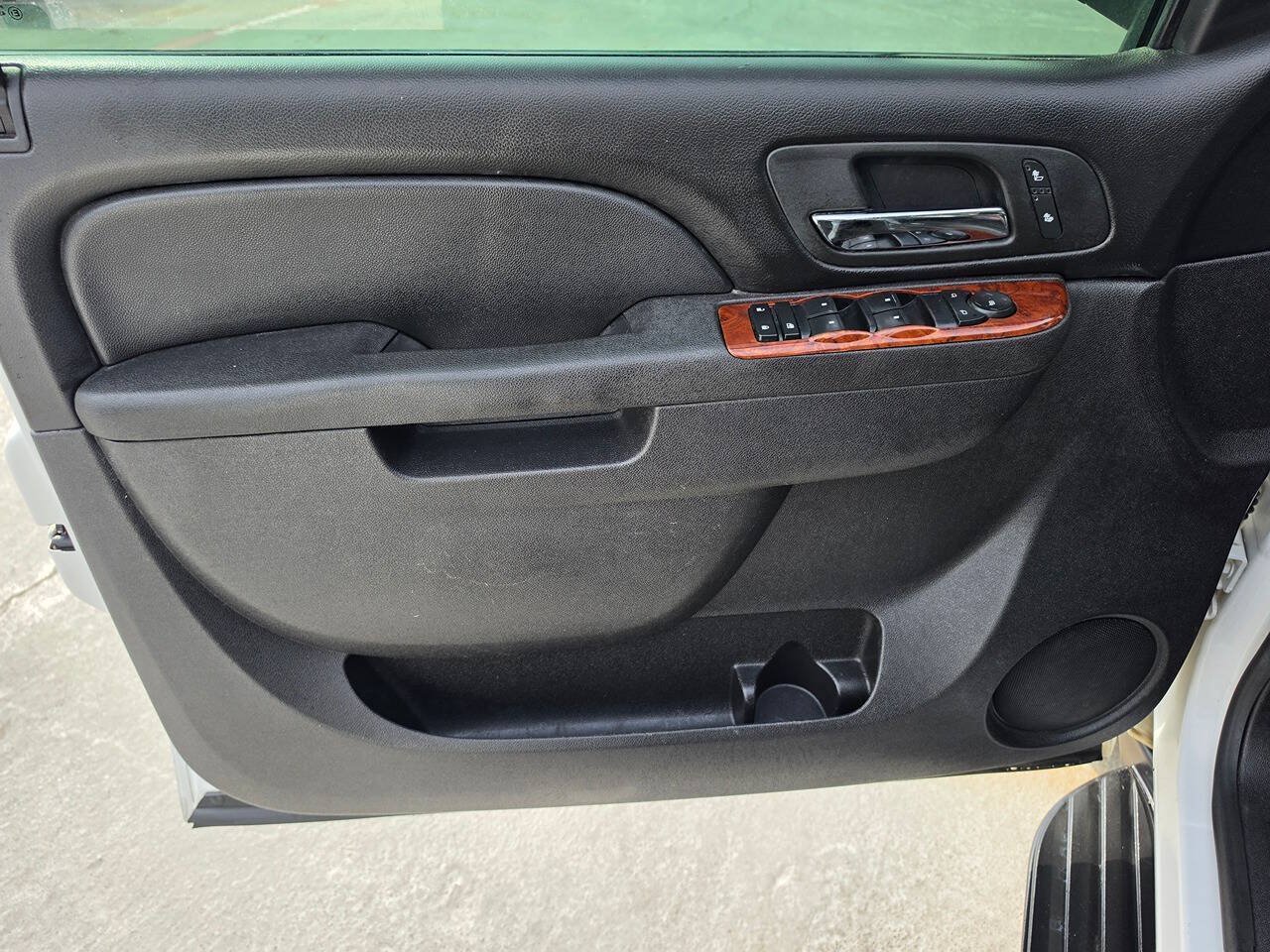 Used 2012 Chevrolet Suburban LT AWD/4WD image 19
