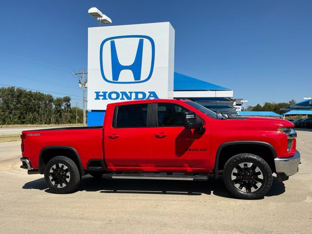 Used 2020 Chevrolet Silverado 2500 LT w/ All Star Edition AWD/4WD image 2