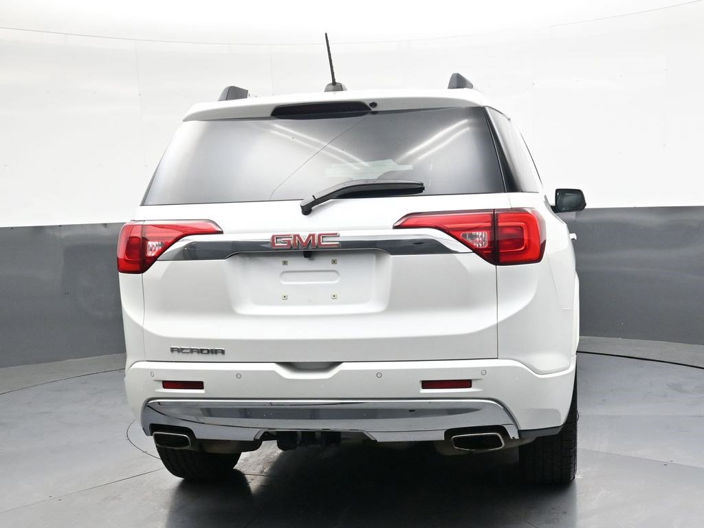 Used 2019 GMC Acadia Denali w/ Technology Package FWD image 4