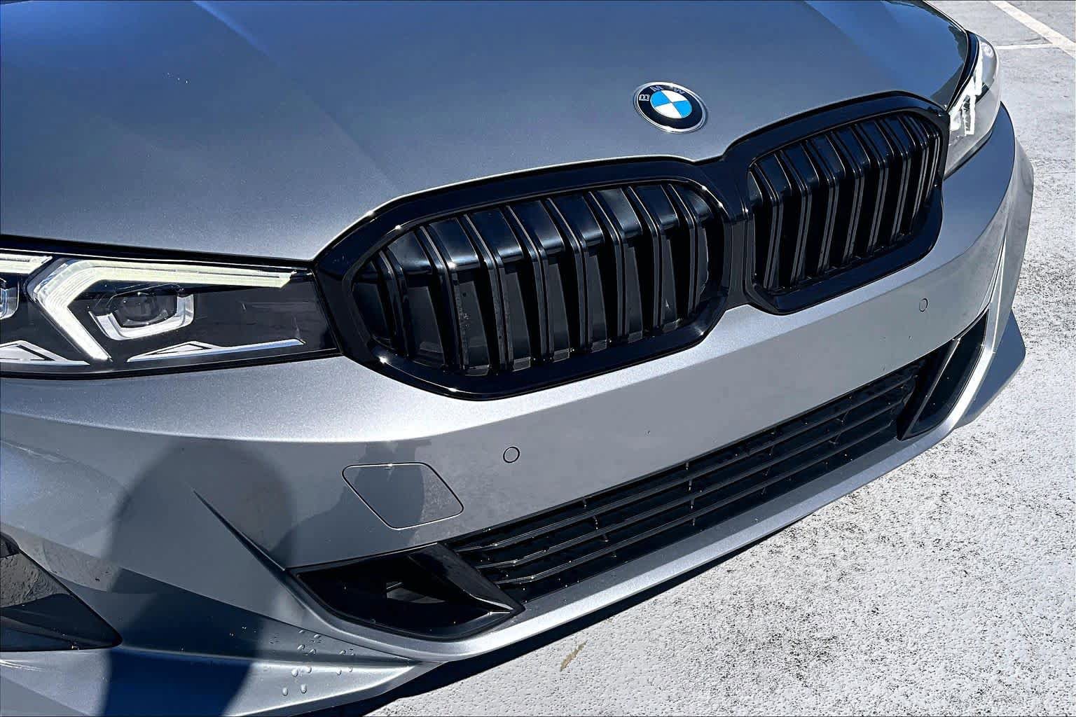 Used 2023 BMW 330i xDrive Sedan AWD/4WD image 29