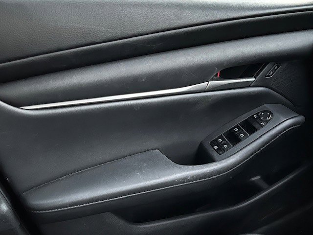 Used 2020 MAZDA MAZDA3 Sedan w/ Select Package image 32