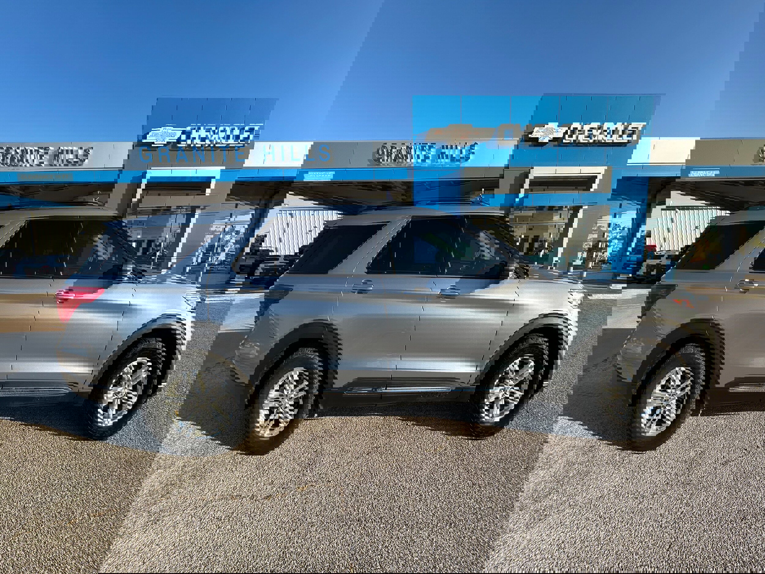 Used 2020 Ford Explorer XLT image 9