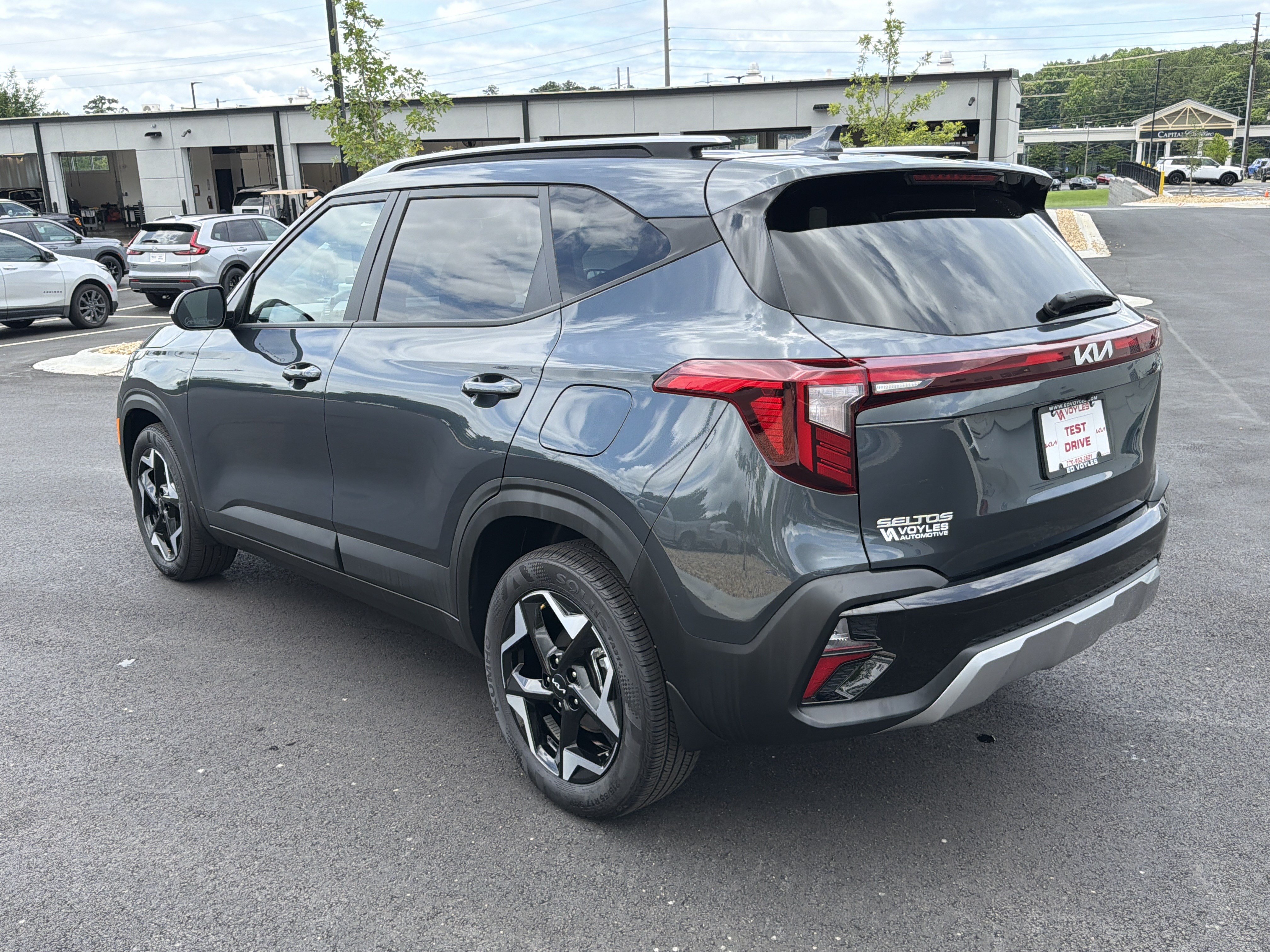 Certified 2025 Kia Seltos S FWD image 5
