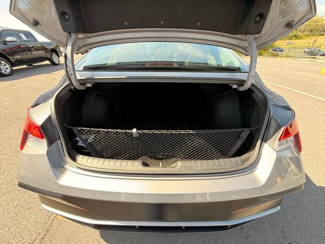 Used 2024 Hyundai Elantra SEL w/ Convenience Package image 18