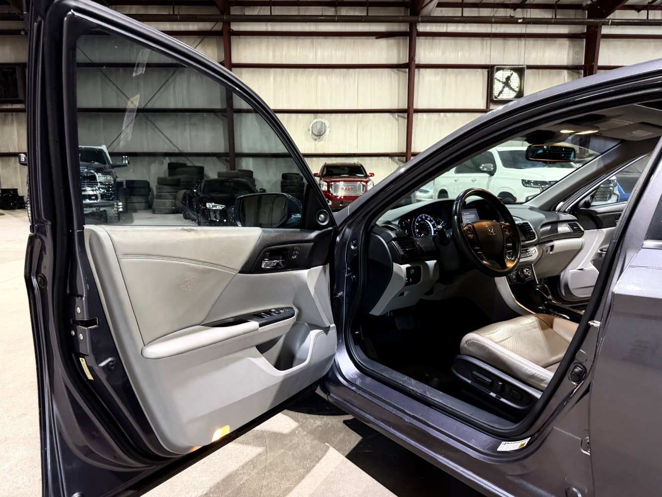 Used 2013 Honda Accord Touring image 12