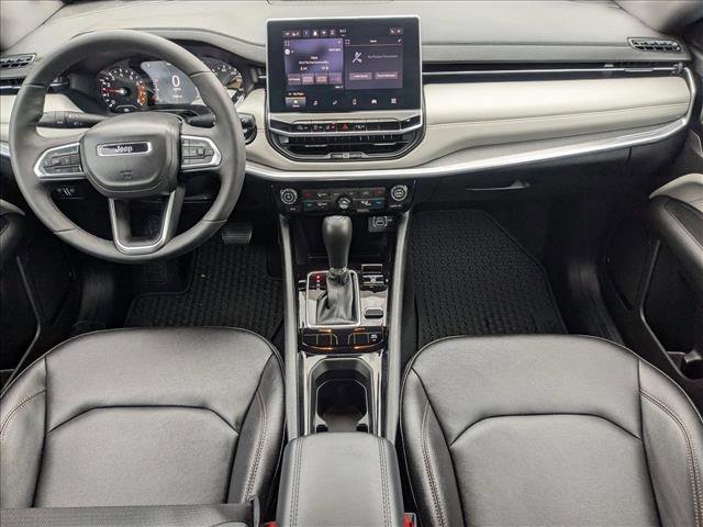 Used 2024 Jeep Compass Limited image 16