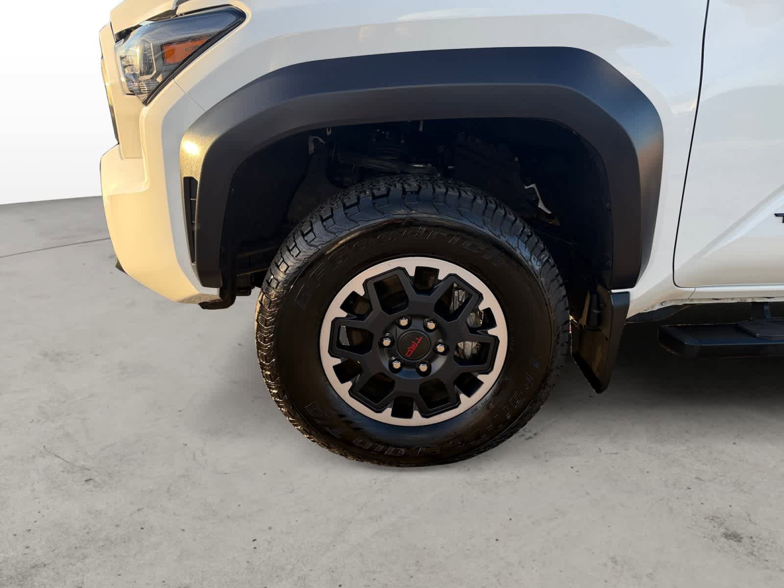 Used 2025 Toyota Tacoma TRD Off-Road image 8