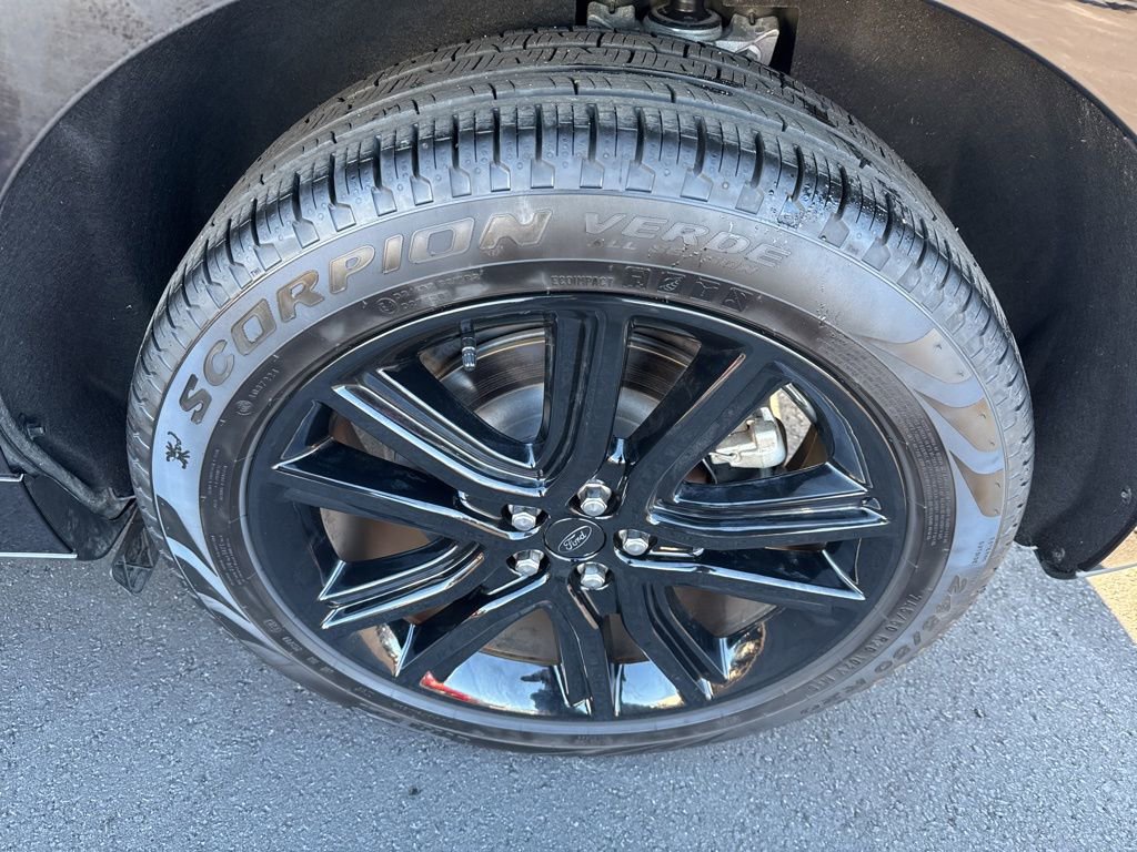 Used 2024 Ford Edge ST-Line image 12