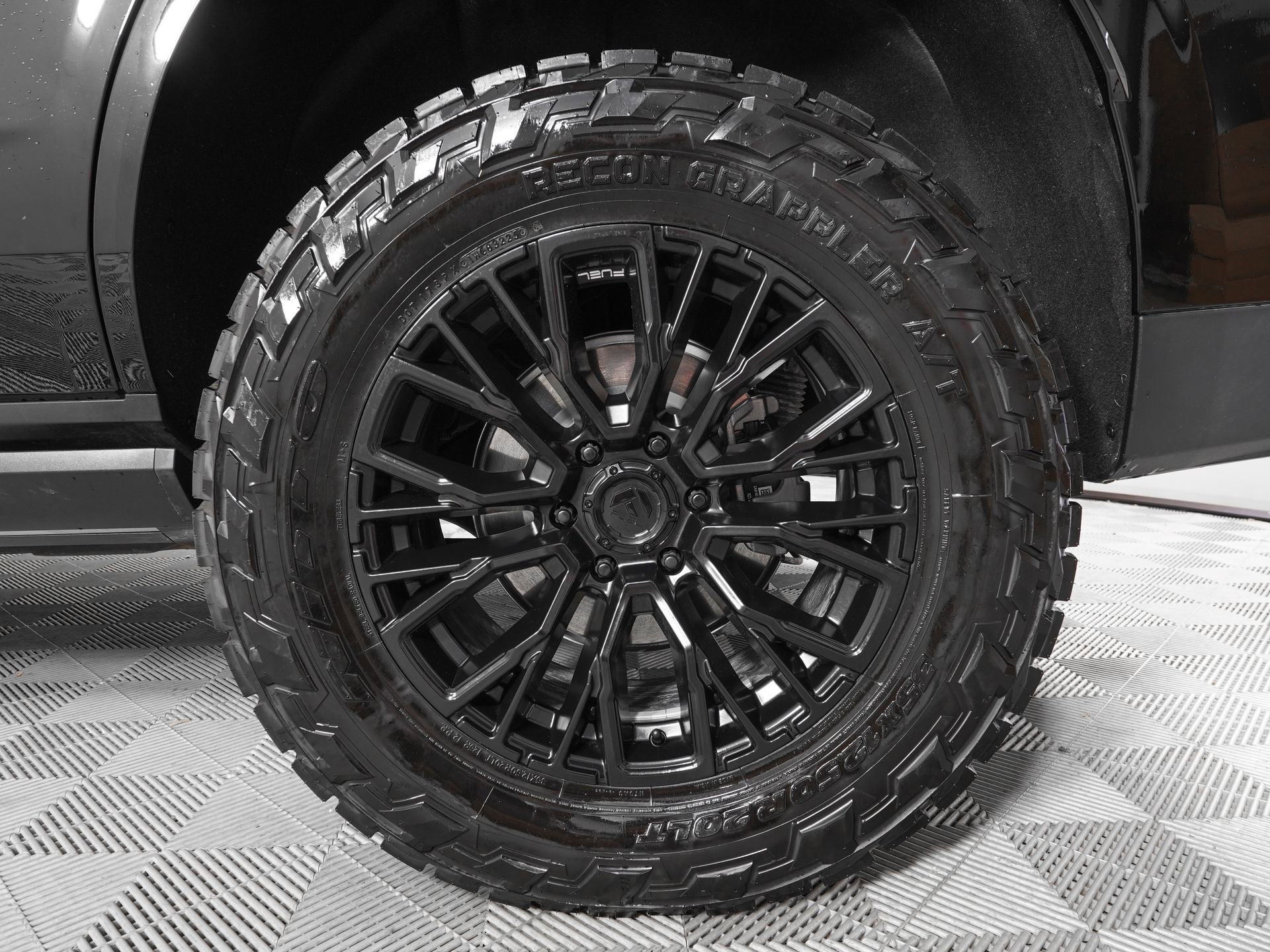 Used 2026 GMC Yukon AT4 w/ AT4 Premium Plus Package image 36