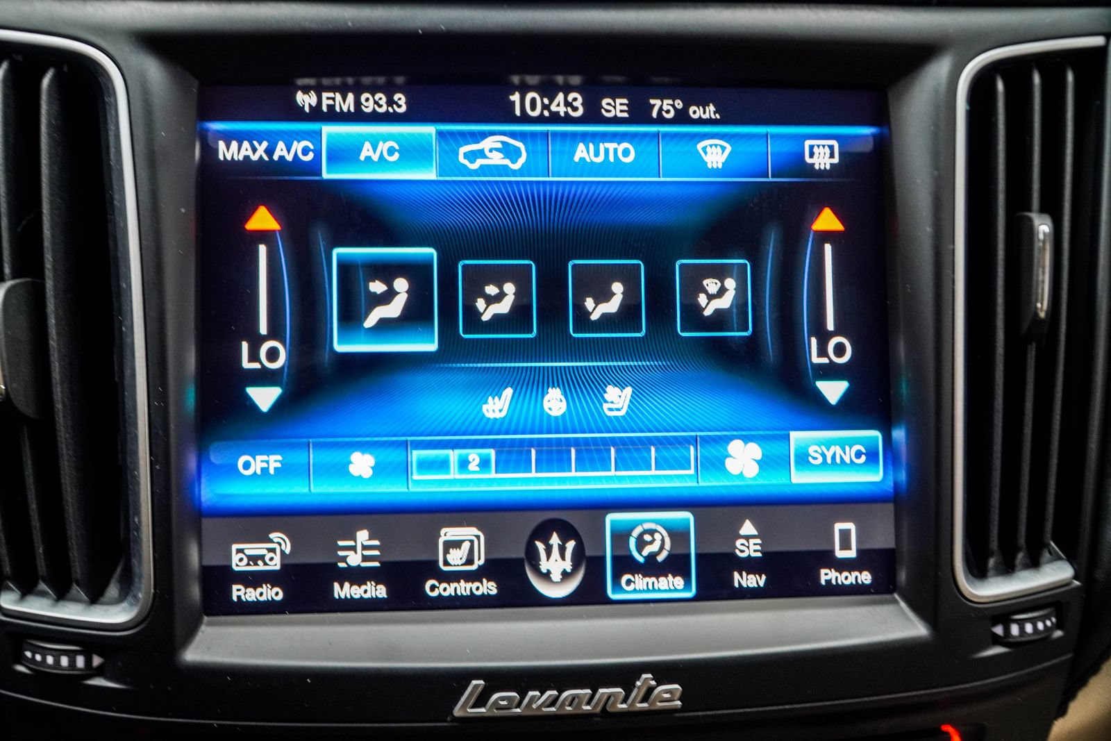 Used 2017 Maserati Levante w/ Luxury Package AWD/4WD image 22