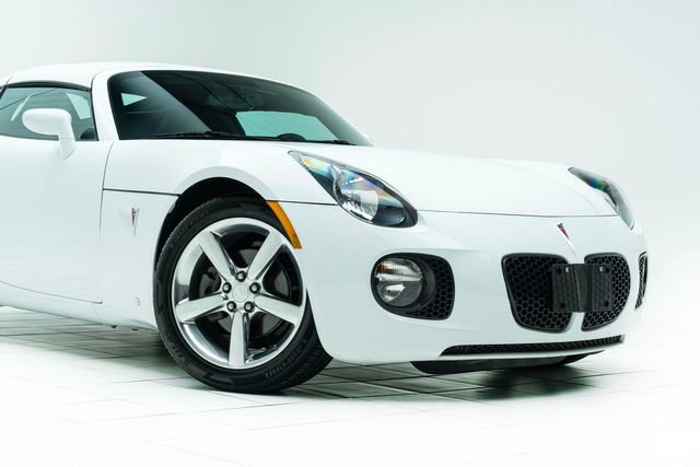 Used 2009 Pontiac Solstice GXP image 4