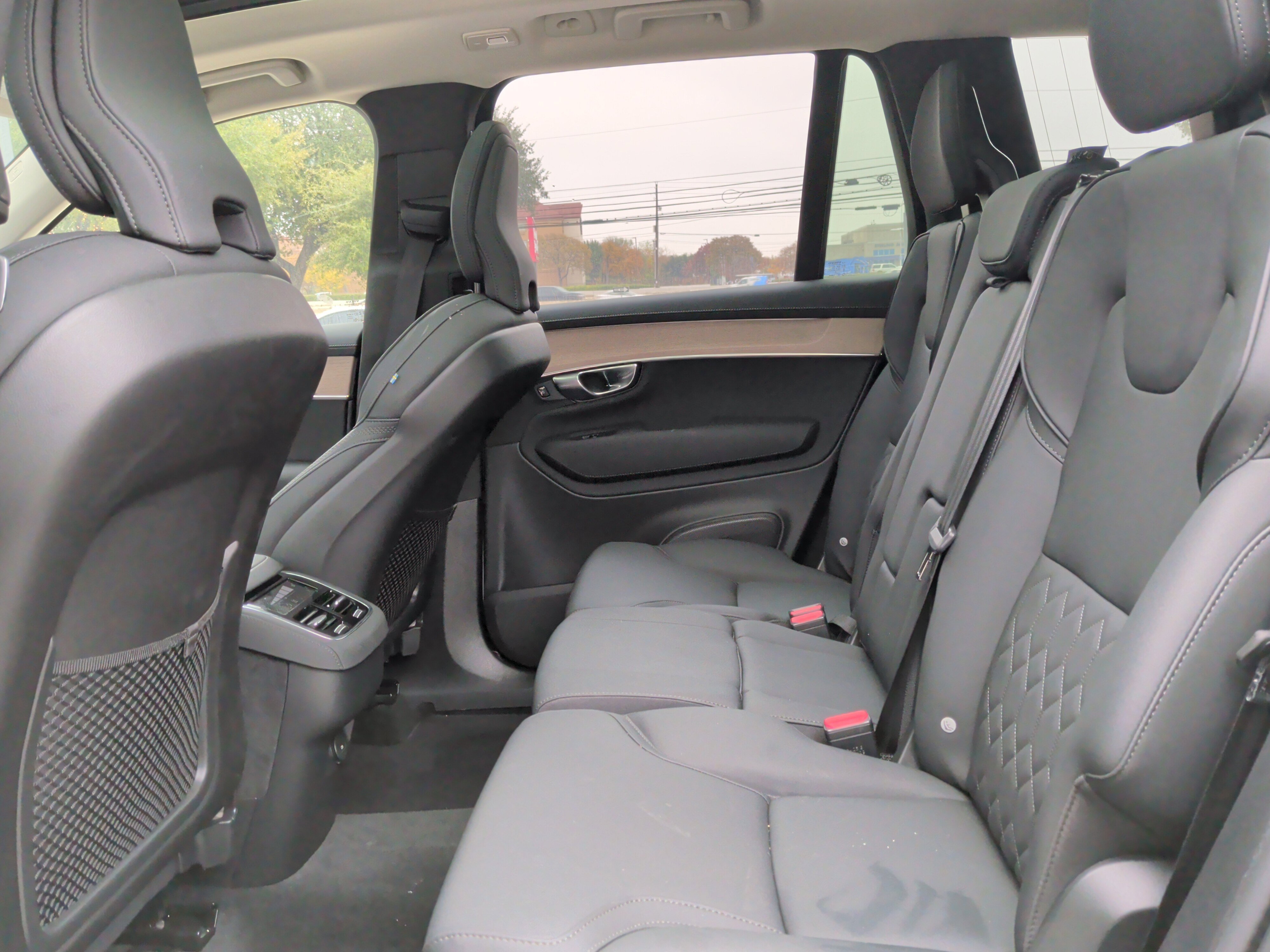 Used 2025 Volvo XC90 B6 Plus image 18