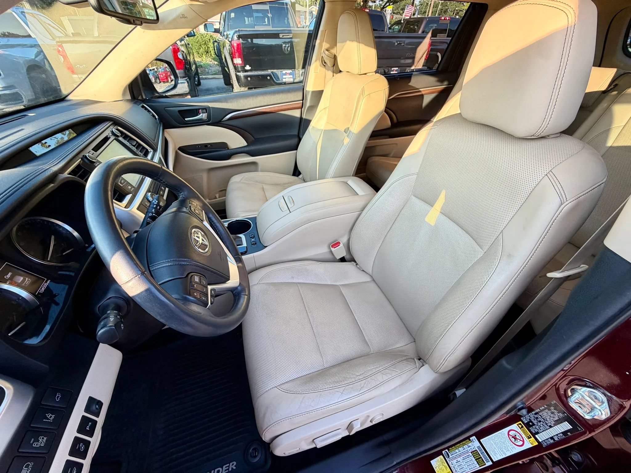 Used 2014 Toyota Highlander Limited Platinum AWD/4WD image 8